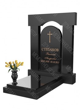 Памятник c аркой и колонами. Модель - КОЛ026